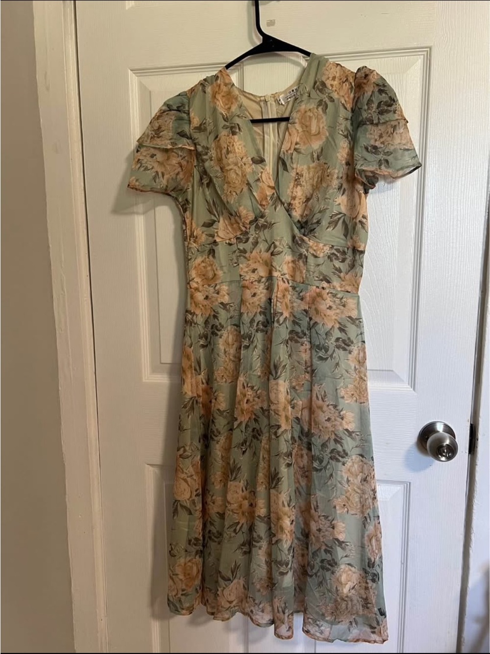 Sage Floral V-Neck Puff-Sleeve Midi Dress